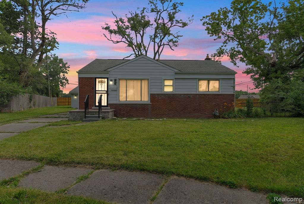 1411 Meadowlane Street, Inkster, MI 48141