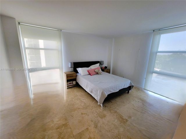 20379 W Country Club Drive 539, Aventura, FL 33180