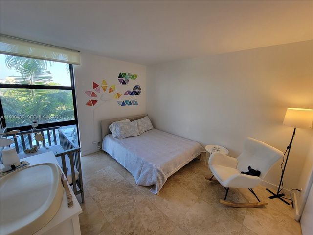 20379 W Country Club Drive 539, Aventura, FL 33180