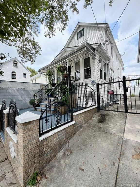 107-11 114th Street, Richmond Hill S., NY 11419 — exterior