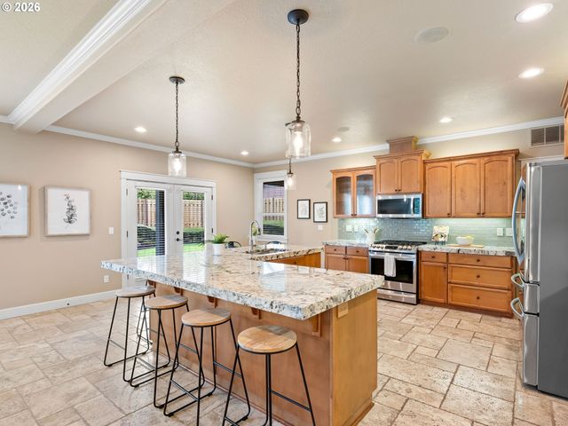 4556 Sw TAYLORS FERRY Rd, Portland, OR 97219