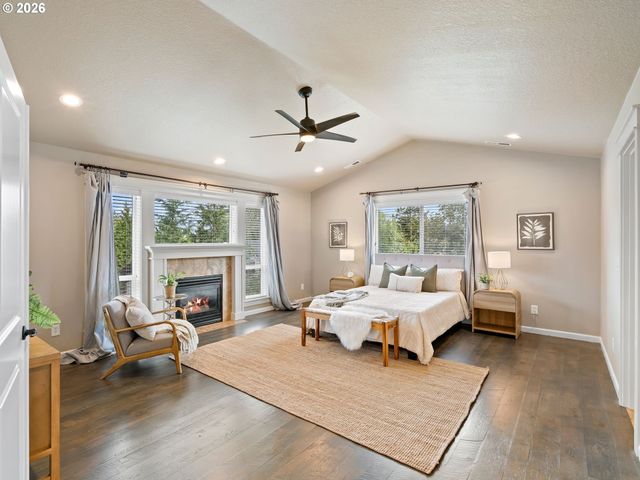 4556 Sw TAYLORS FERRY Rd, Portland, OR 97219