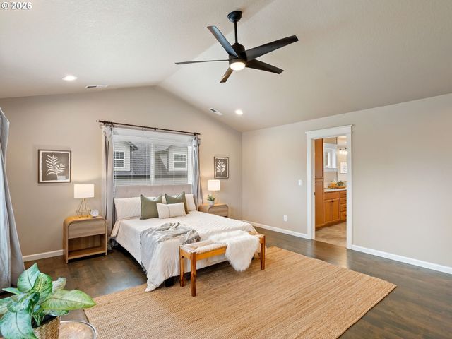 4556 Sw TAYLORS FERRY Rd, Portland, OR 97219