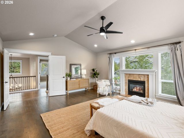 4556 Sw TAYLORS FERRY Rd, Portland, OR 97219