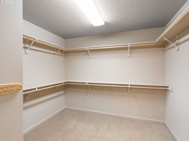 4556 Sw TAYLORS FERRY Rd, Portland, OR 97219