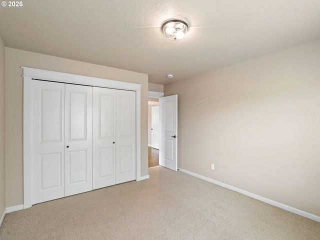 4556 Sw TAYLORS FERRY Rd, Portland, OR 97219