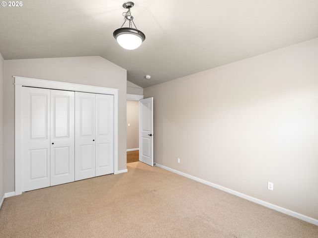 4556 Sw TAYLORS FERRY Rd, Portland, OR 97219