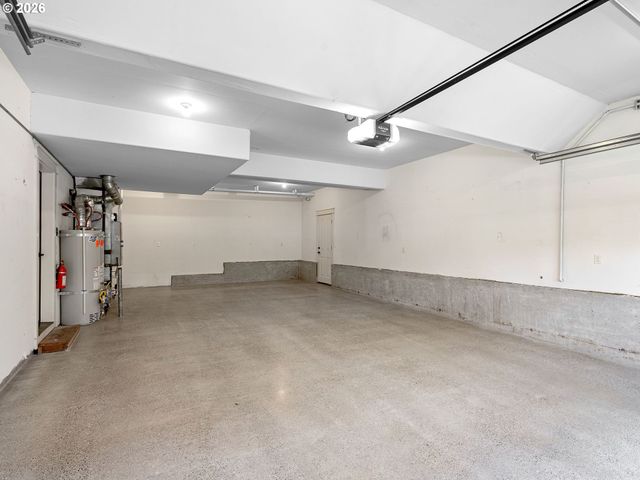 4556 Sw TAYLORS FERRY Rd, Portland, OR 97219