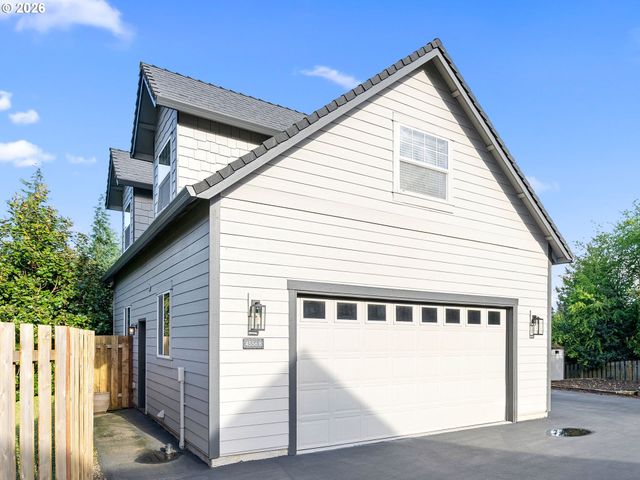 4556 Sw TAYLORS FERRY Rd, Portland, OR 97219