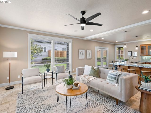 4556 Sw TAYLORS FERRY Rd, Portland, OR 97219