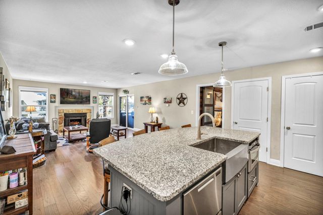 604 Highcrest DR 322, Granite Shoals, TX 78654