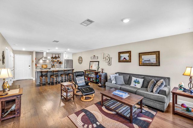 604 Highcrest DR 322, Granite Shoals, TX 78654