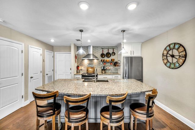 604 Highcrest DR 322, Granite Shoals, TX 78654