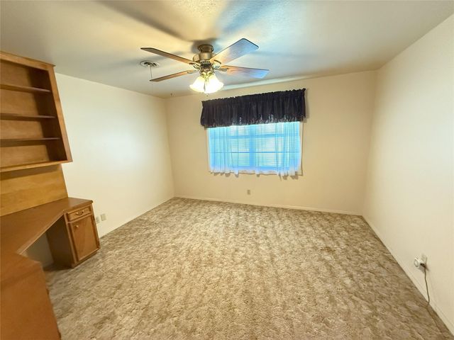 309 Town And Country Drive, El Campo, TX 77437