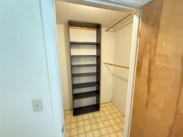 309 Town And Country Drive, El Campo, TX 77437