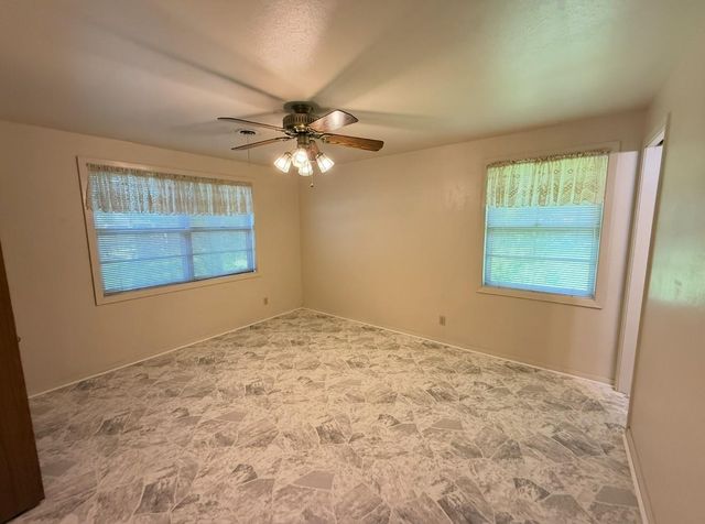 309 Town And Country Drive, El Campo, TX 77437