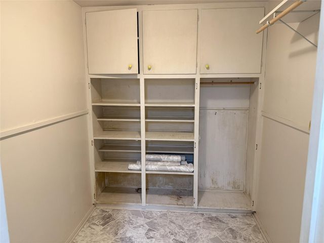 309 Town And Country Drive, El Campo, TX 77437