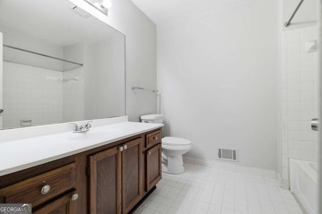 7500 Roswell Road 6, Sandy Springs, GA 30350