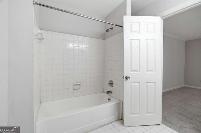 7500 Roswell Road 6, Sandy Springs, GA 30350