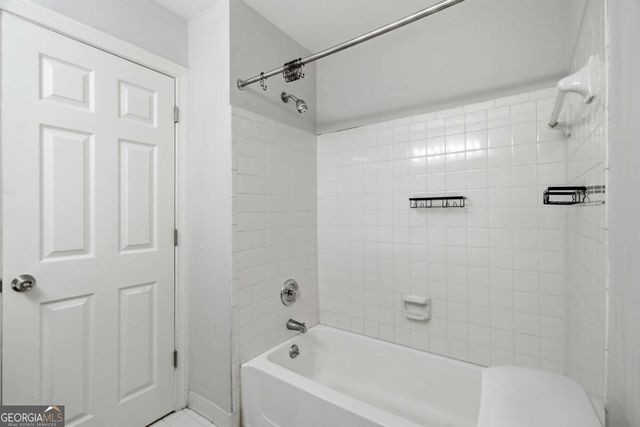 7500 Roswell Road 6, Sandy Springs, GA 30350