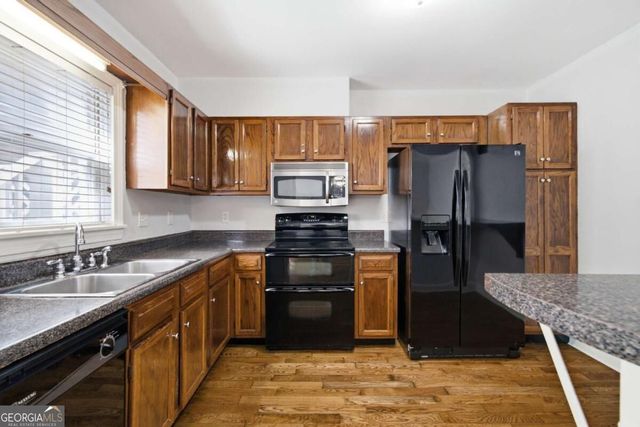 7500 Roswell Road 6, Sandy Springs, GA 30350
