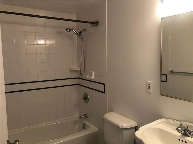 3099 Camberly Dr, Hampton, PA 15044