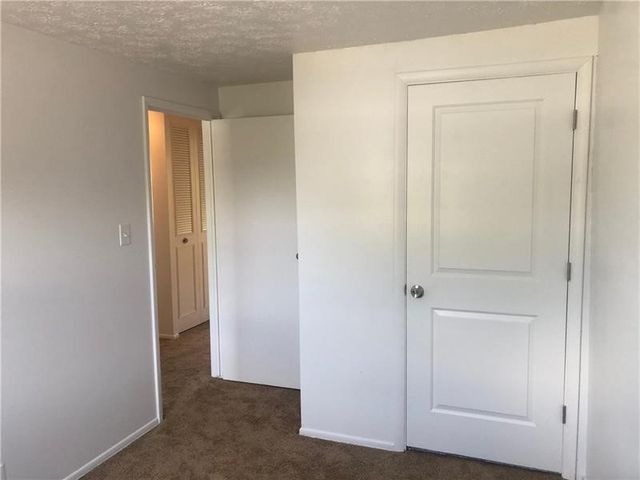 3099 Camberly Dr, Hampton, PA 15044