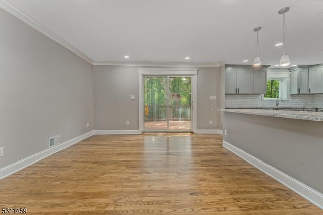 56 Mountainside Rd, Mendham Boro, NJ 07945