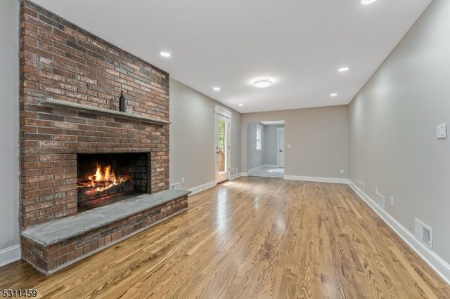 56 Mountainside Rd, Mendham Boro, NJ 07945