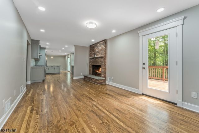 56 Mountainside Rd, Mendham Boro, NJ 07945