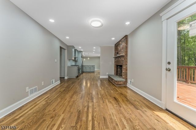 56 Mountainside Rd, Mendham Boro, NJ 07945