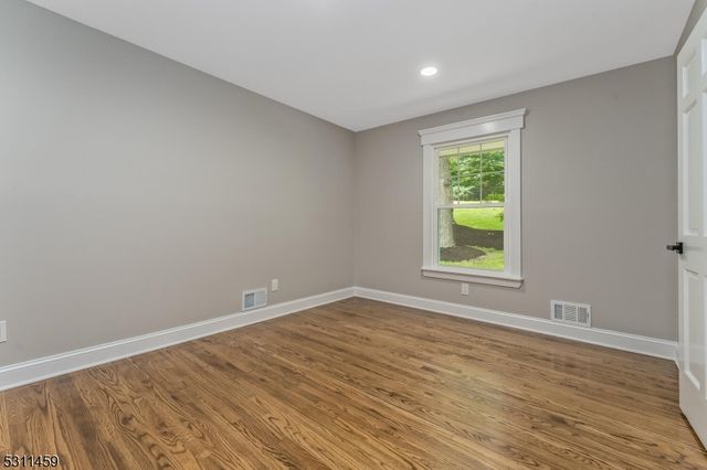 56 Mountainside Rd, Mendham Boro, NJ 07945