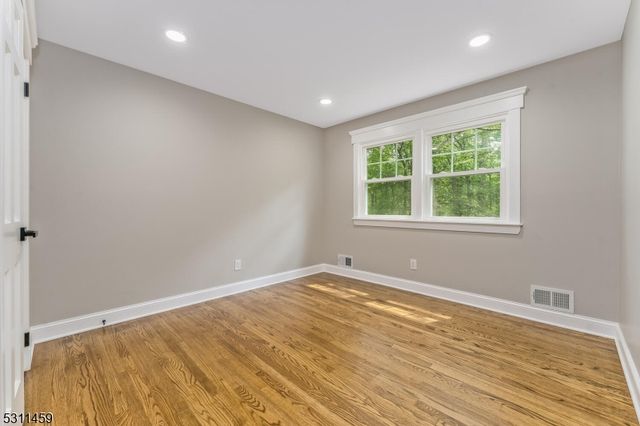 56 Mountainside Rd, Mendham Boro, NJ 07945