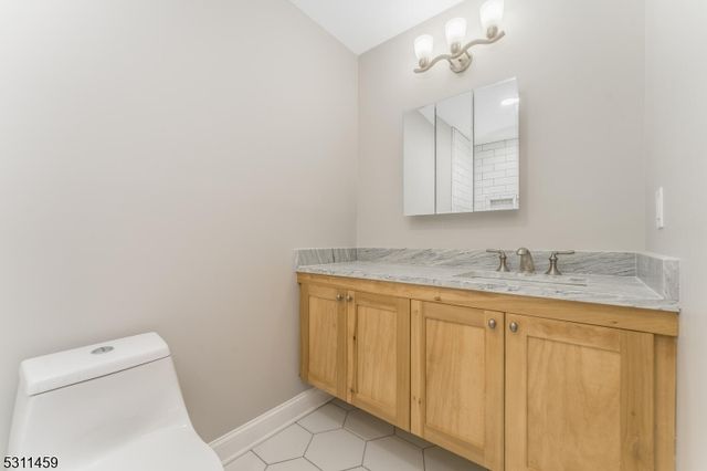 56 Mountainside Rd, Mendham Boro, NJ 07945