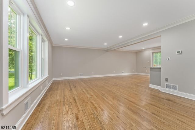 56 Mountainside Rd, Mendham Boro, NJ 07945