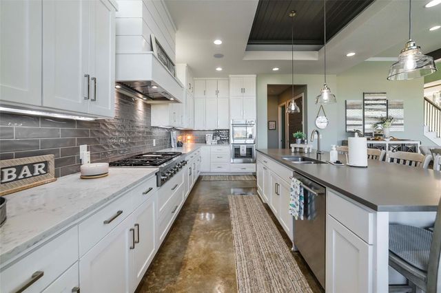 106 Blue Heron DR, Kingsland, TX 78639