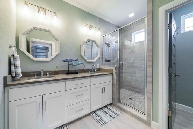 106 Blue Heron DR, Kingsland, TX 78639