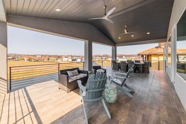 106 Blue Heron DR, Kingsland, TX 78639