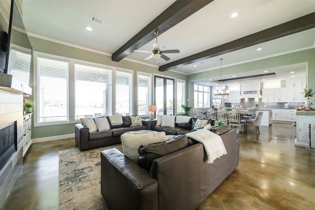 106 Blue Heron DR, Kingsland, TX 78639