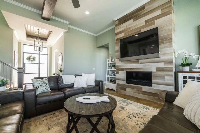 106 Blue Heron DR, Kingsland, TX 78639