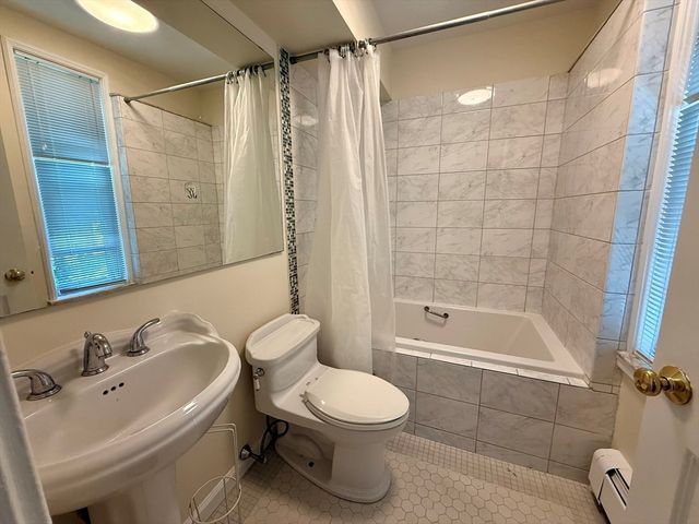 40 Chestnut St 1, Andover, MA 01810