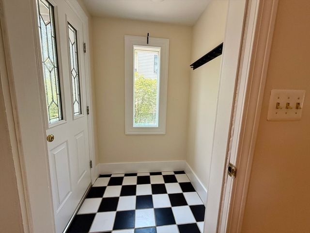 40 Chestnut St 1, Andover, MA 01810