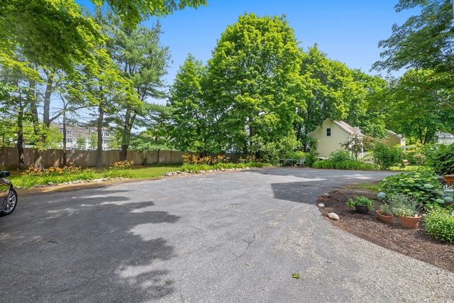 40 Chestnut St 1, Andover, MA 01810