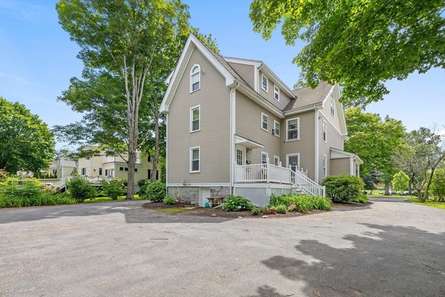 40 Chestnut St 1, Andover, MA 01810