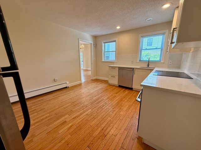 40 Chestnut St 1, Andover, MA 01810
