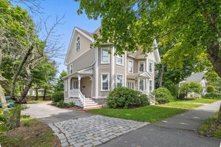 40 Chestnut St 1, Andover, MA 01810