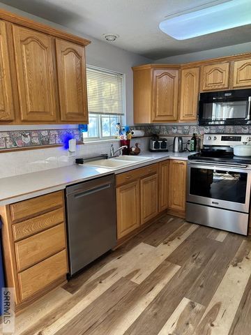 4983 Pleasant View Drive, Chubbuck, ID 83202