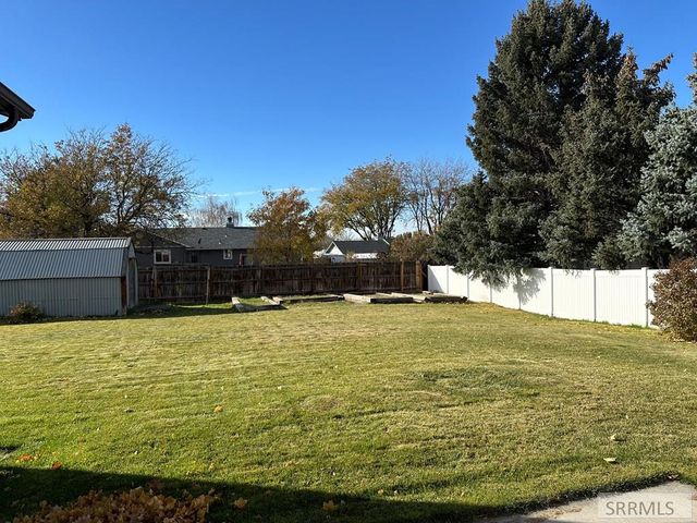 4983 Pleasant View Drive, Chubbuck, ID 83202