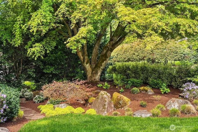 12345 SE 23rd Place, Bellevue, WA 98005