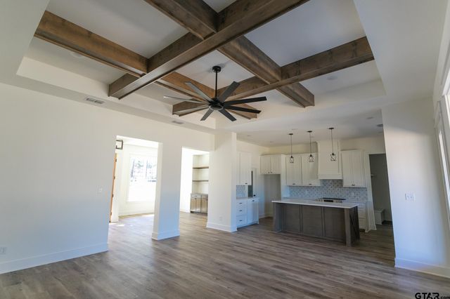 21053 County Road 26, Tyler, TX 75705